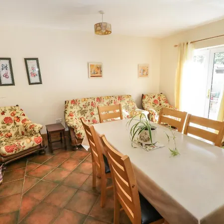 4 Mcneela Terrace Holiday home *