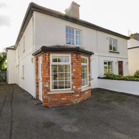 4 Mcneela Terrace * Westport