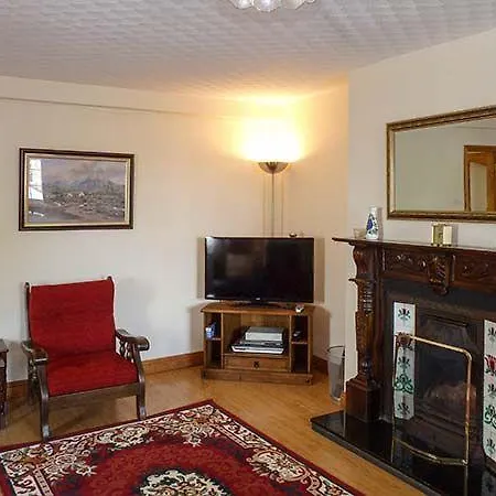 4 Mcneela Terrace * Westport